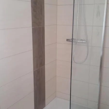 Appartement Meublé Du 25 N°5 De Tourisme 3* *